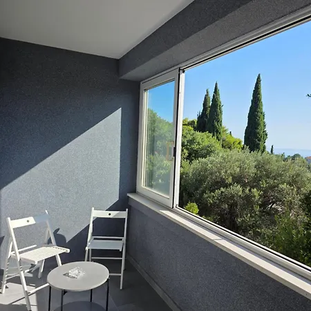 Private And With Available Parking Apartmán *